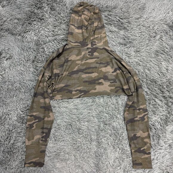 Forever 21 Camo Cropped Hoodie Size Small - Picture 6 of 6
